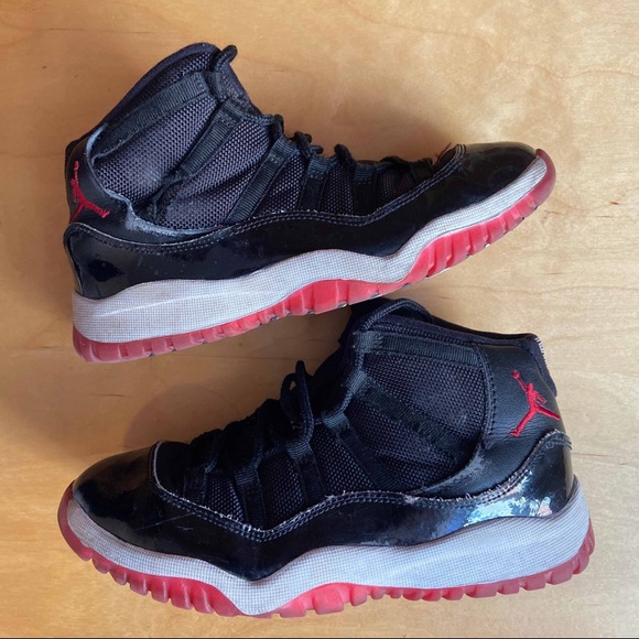 Jordan 11 Bred - Picture 2 of 9